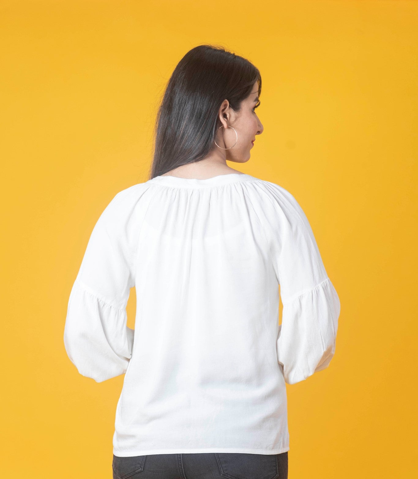 Women White Solid Top