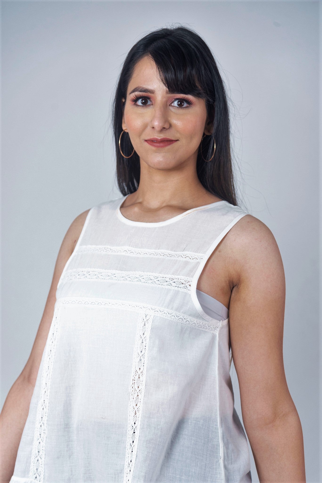 Women White Solid Top